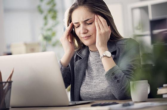 La migraine, une maladie médicalement bénigne mais difficile à vivre